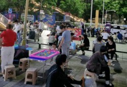 网红爆料地摊视频,街头巷尾热闹非凡
